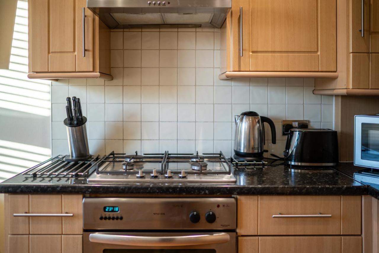 One Bedroom Flat In Bush Hill Park Enfield Exterior photo